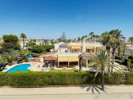 Casa En venta en Costa Blanca, Cabo Roig photo 0