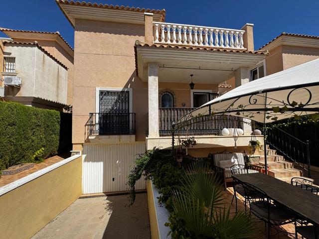 Unifamiliar En venta en Urbanización Perla Del Mar, Orihuela photo 0