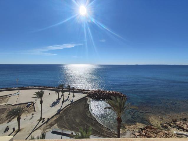 Atico con Espectaculares  Vistas al Mar, una Terraza Super Amplia  en el Paseo Maritimo Torrevieja. photo 0