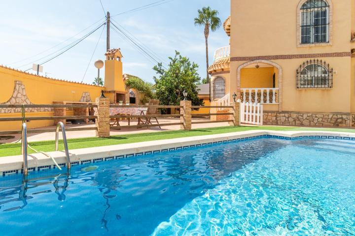 Casa En venta en Las Mimosas, Orihuela Costa photo 0