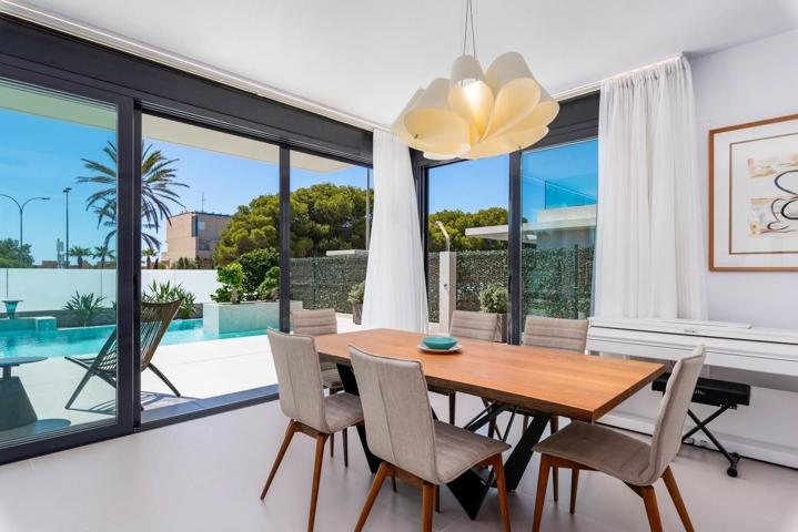 Casa En venta en Campoamor, Orihuela Costa photo 0
