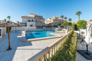 Casa En venta en Playa Flamenca, Orihuela Costa photo 0
