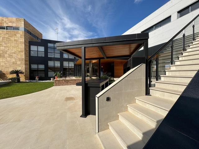 ESPECTACULAR VILLA EN CAMPOAMOR DE 847 M2 DE CASA Y 1500 M2 DE PARCELA. 7 DORM. 8 BAÑOS. PLAYA 750 M photo 0