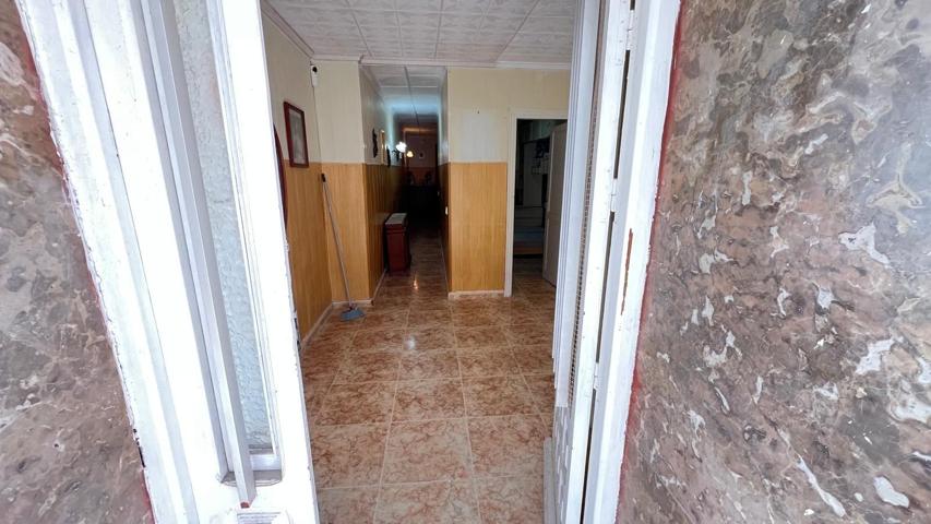 BAJO DE 100M2 EN CENTRO DE TORREVIEJA photo 0