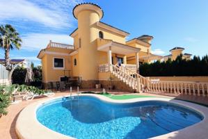 Unifamiliar En venta en Andalucia, Villamartin photo 0