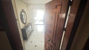 APARTAMENTO EN EL CENTRO DE GUARDAMAR CON 110M2 photo 0