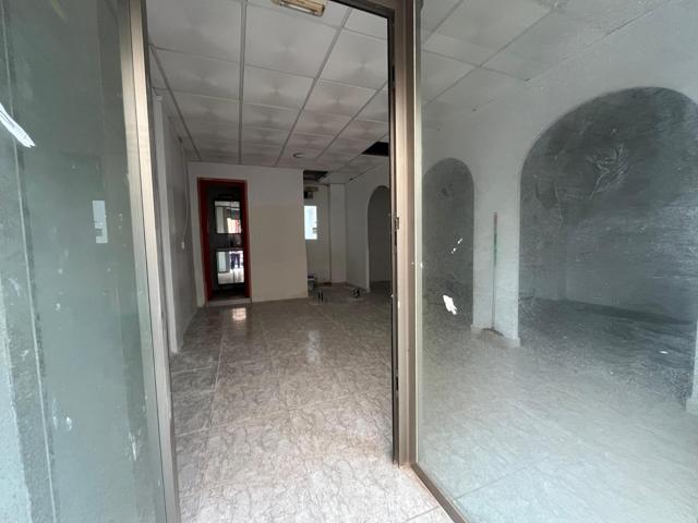 LOCAL DIAFANO CON PROYECTO DE APARTAMENTO A TAN SOLO 350 METROS DE LA PLAYA photo 0