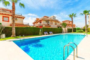 Unifamiliar En venta en Punta Prima, Orihuela Costa photo 0