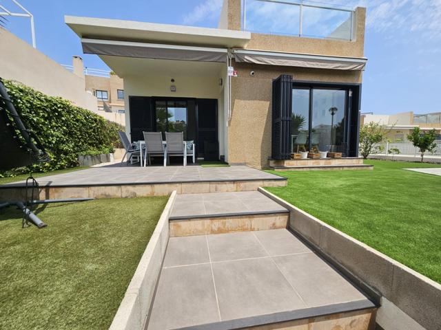 CHALET INDEPENDIENTE EN URBANIZACION CON PISCINA PROPIA Y JARDIN photo 0