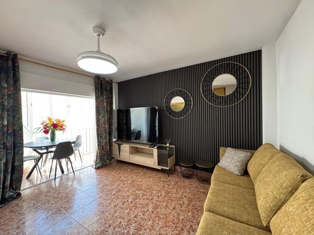 300 METROS DE LA PLAYA RECIEN REFORMADO APARTAMENTO EN TERCERA PLANTA CON 1 HAB 1 BAÑO photo 0