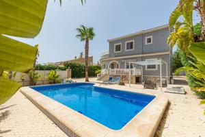 Casa En venta en La Marina, San Fulgencio photo 0