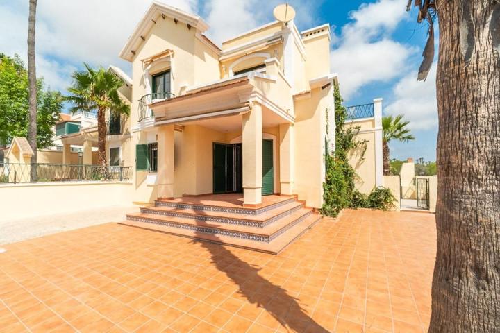 Casa En venta en Villamartín-Las Filipinas, Orihuela Costa photo 0