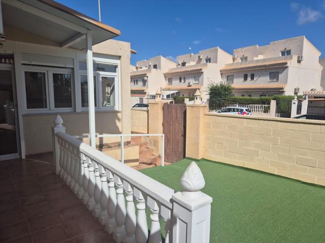 Casa En venta en Playa Flamenca, Orihuela Costa photo 0