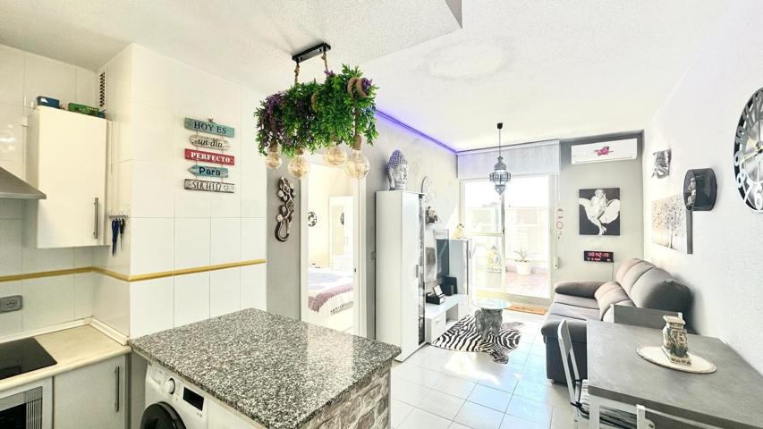 ATICO REFORMADO DE 1 HAB CON AMPLIA TERRAZA DE 18M2 EN EL CENTRO photo 0