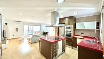 APARTAMENTO DE 3 HAB 2 BAÑOS REFORMADO CON 151M2 A 900 METROS DE LA PLAYA photo 0