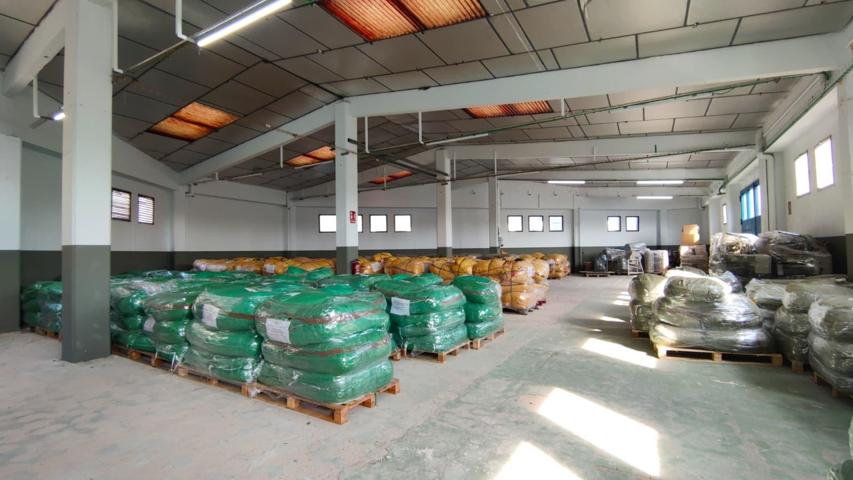 Nave industrial en alquiler en Rubí – Polígono Cova Solera photo 0