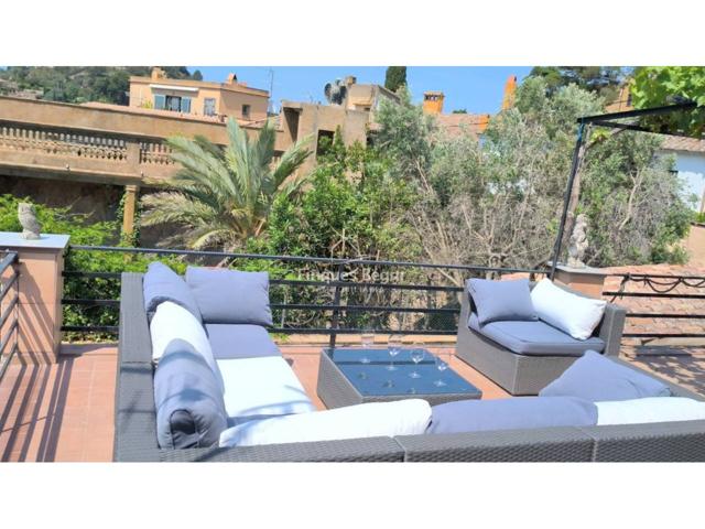 Casa de Pueblo en Begur con Posibilidad de Distribución en 3 Apartamentos photo 0