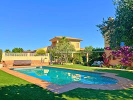 Villa en Residencial Begur con Jardín y Piscina Privados photo 0
