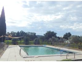 Finca Rústica en Vulpellac: 10.389 m² con Dos Casas, Piscina y Amplio Terreno photo 0