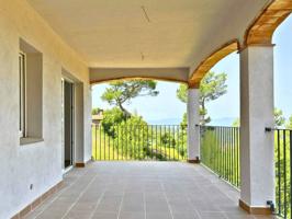 Casa Unifamiliar Nueva con Piscina Privada y Vistas en Regencós photo 0