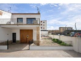 Casa pareada a reformar con terraza, patio y garaje en Palafrugell photo 0
