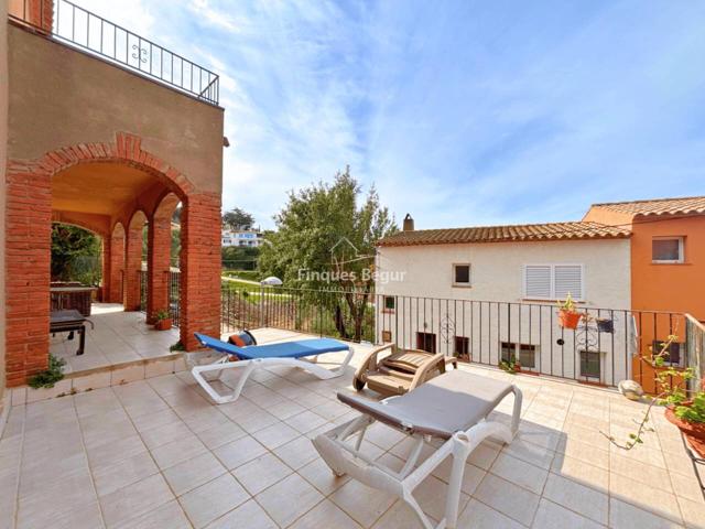 Casa con Amplio Jardín y Vistas Panorámicas a 5 Minutos del Centro de Begur photo 0