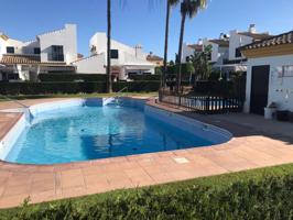 Venta de chalet pareado en Costa Ballena, Rota photo 0