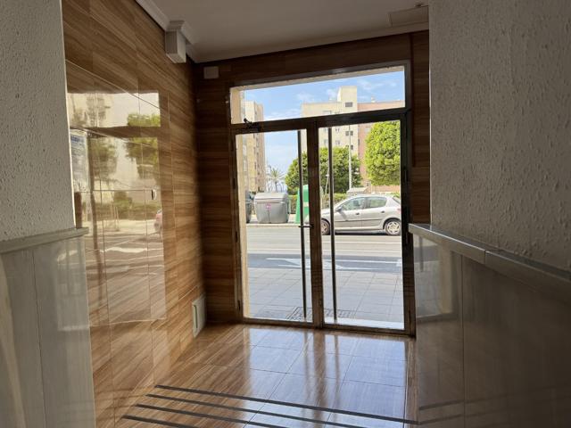 Piso En venta en Almería photo 0