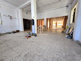 Local comercial en venta en Loja photo 0