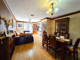 🏡 Exclusiva casa en Loja con calidades de primera, amplitud y confort en cada rincón photo 0