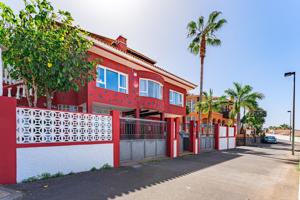 Villa En venta en El Sauzal photo 0