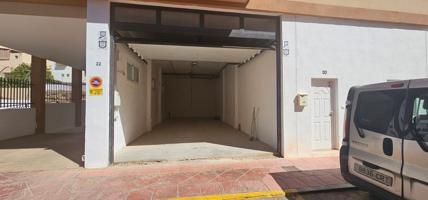 Local En venta en Vera photo 0