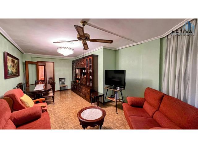 Piso de 4 dormitorios y 2 baños, con plaza de garaje y trastero. photo 0