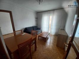 Piso de 3 dormitorios y 1 baño, con trastero y ascensor en el edificio. photo 0
