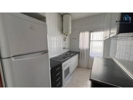 Piso en el centro de Valladolid con plaza de garaje, de 4 dormitorios y 1 baño, y ascensor en el edificio. photo 0
