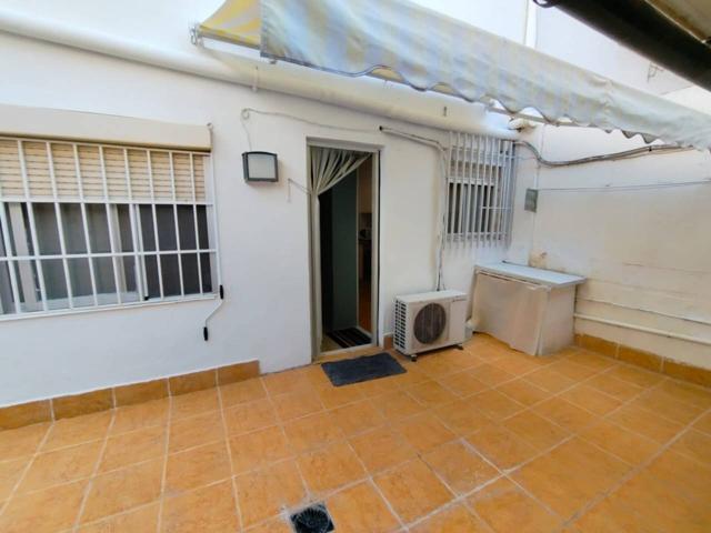 VENTA BAJO FINCA CON PATIO photo 0