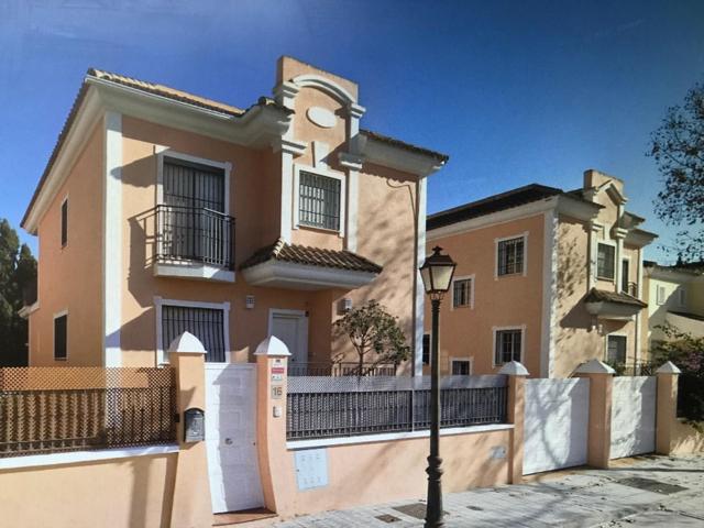 Unifamiliar En venta en Elviria, Marbella photo 0