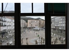 Etxehome inmobiliaria vende piso a reformar en pleno centro de Santoña photo 0