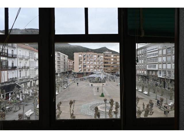 Etxehome inmobiliaria vende piso a reformar en pleno centro de Santoña photo 0