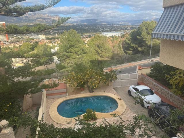 CHALET PAREADO  EN CALLE ACTOR TONY LEBLANC, RINCÓN DE LOIX – BENIDORM photo 0