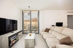 Piso en venta en Martí Pujol con zona comunitaria. photo 0