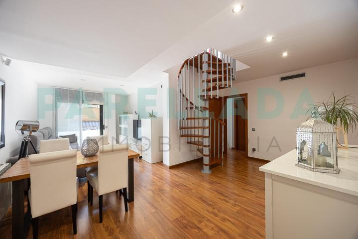 Ático dúplex seminuevo en Bufalà, Badalona – Espacio, luz y confort en una ubicación privilegiada photo 0