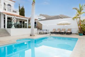 Atractiva villa con vistas photo 0