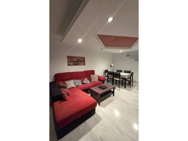 Se vende dúplex en Avenida Rosita Ferrer photo 0