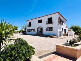 Casa en el campo de lujo con vistas, piscina y dos casitas de huéspedes photo 0