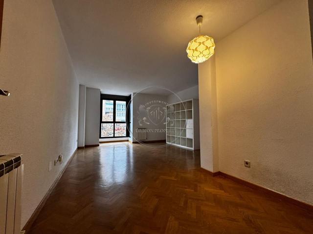 Piso en venta en Madrid de 105 m2 photo 0