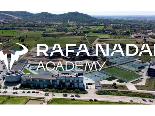 CERCA ACADEMIA RAFA NADAL TERRENO CON POSIBILIDAD DE CONSTRUIR UNA CASA DE CAMPO EN MANACOR photo 0