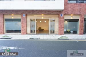 Local En venta en Los Helechos, Oviedo photo 0