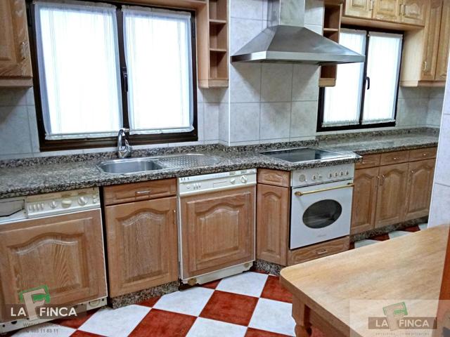 Piso En venta en Salesas, Oviedo photo 0