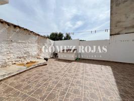 Acogedora casa de 2 plantas con gran terraza en Ríogordo photo 0
